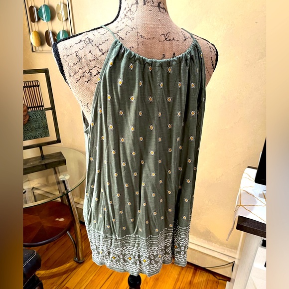 Old Navy Olive Boho Printed Tunic Sleeveless top w/ fringe tie on front neckline - Picture 4 of 6